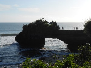 tanah_lot_tempple_batubolong