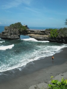 Tanah_Lot_Batubolong