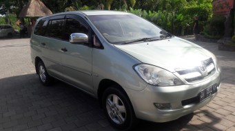 seminyak_driver_mini_van