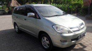 seminyak_driver_mini_van