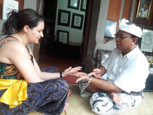 bali_hand_reader