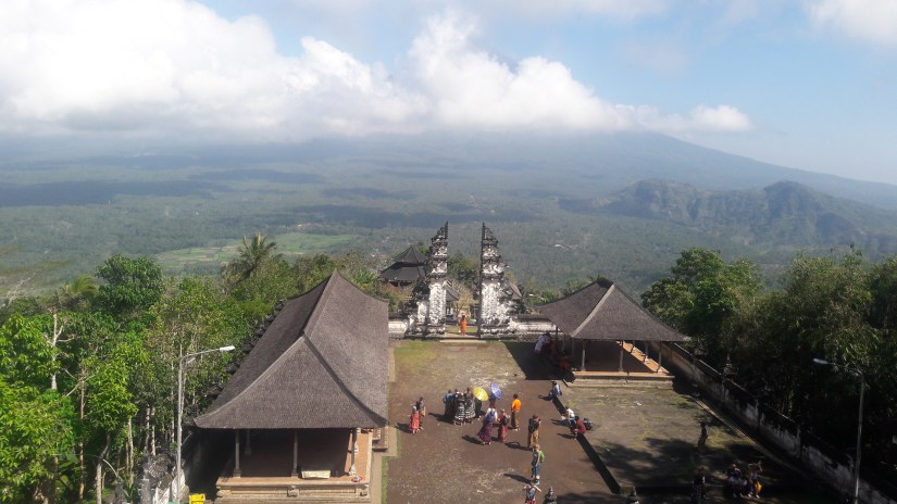 lempuyang_temple