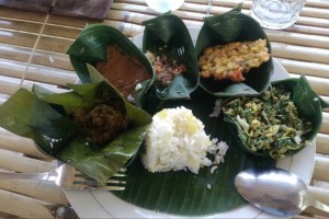 Plating_balinese_food