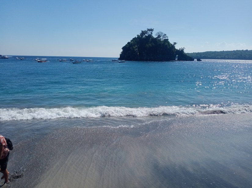 cristal_beach_nusa_penida